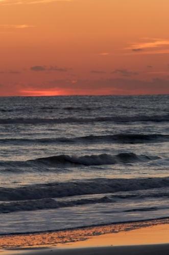 Evening;Renewal;eventide;Sea;sunset;Gulf Coast;Sky;orange;grey;dusk;Sanibel Captiva Island;gold;amber;Rest;Clouds;Orange;Red;sun;blue;Peace;Sand;close of day;Gulf of Mexico;Water;Concepts & emotions;red;Beach;last Light;Cloud;Waves;Gold;Cloud Formation;white;Florida;Ocean;evening;Weather;yellow